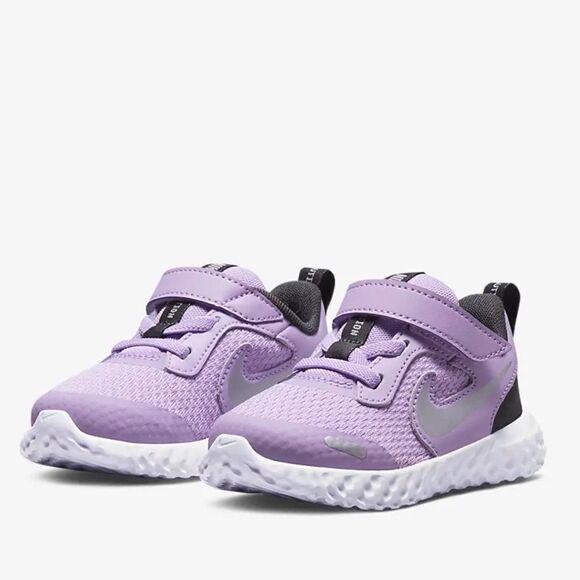 Nike Revolution 5  - Picture 1 of 8